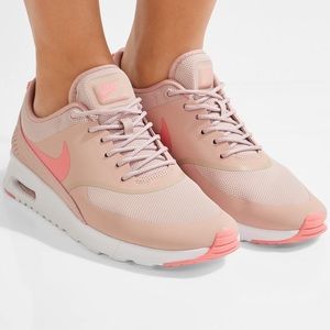 Nike Air BBC Max Thea in Pink